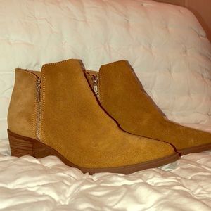 Barley worn Steve Madden Booties